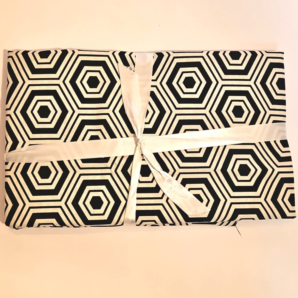 Black & White Geometric Hexagon 100% Cotton Fabric Top Drawer 1 Yard Pack NEW